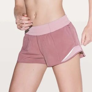 Lululemon Hotty Hot 2in Shorts in Figue color